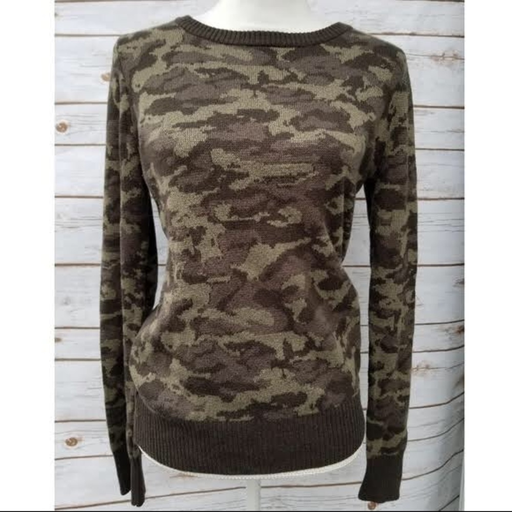 🌻Camo sweater